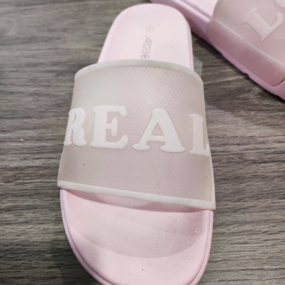 Ardene Real Love light pink slippers women's size 8 - Picture 6 of 8